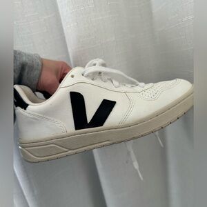 Veja sneakers in black and white